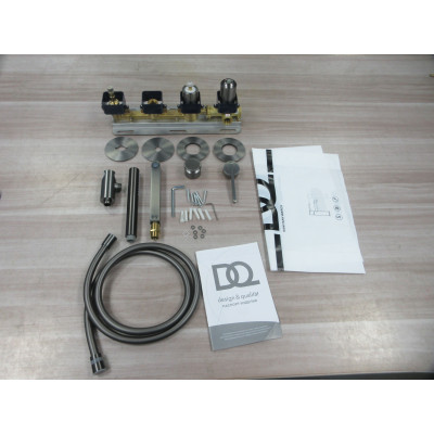 Смеситель для ванны настенный 4 отверстия DQ Bonn графит (DA1704806)