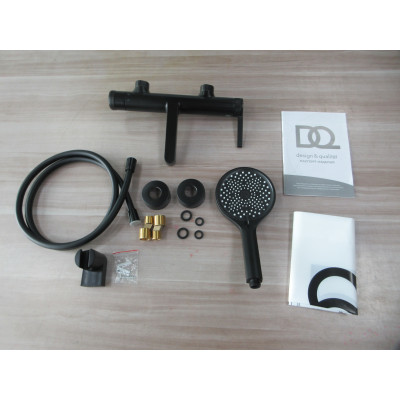 Смеситель для ванны с душем DQ Bonn короткий излив черный (DA1703205)