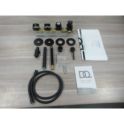 Смеситель для ванны настенный 4 отверстия DQ Bonn черный (DA1704805)