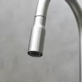 Смеситель Lemark Expert для кухни с вытягивающимся поворотным изливом (LM5086S)