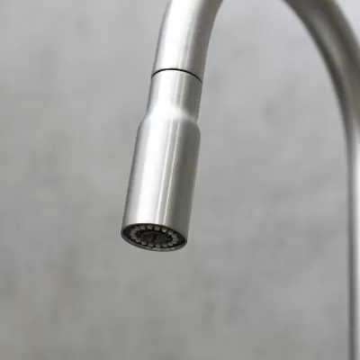 Смеситель Lemark Expert для кухни с вытягивающимся поворотным изливом (LM5086S)