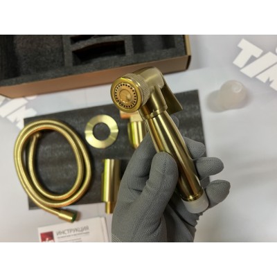 Смеситель встроенный с гигиеническим душем Timo Saona (2389/17SM) золото матовое